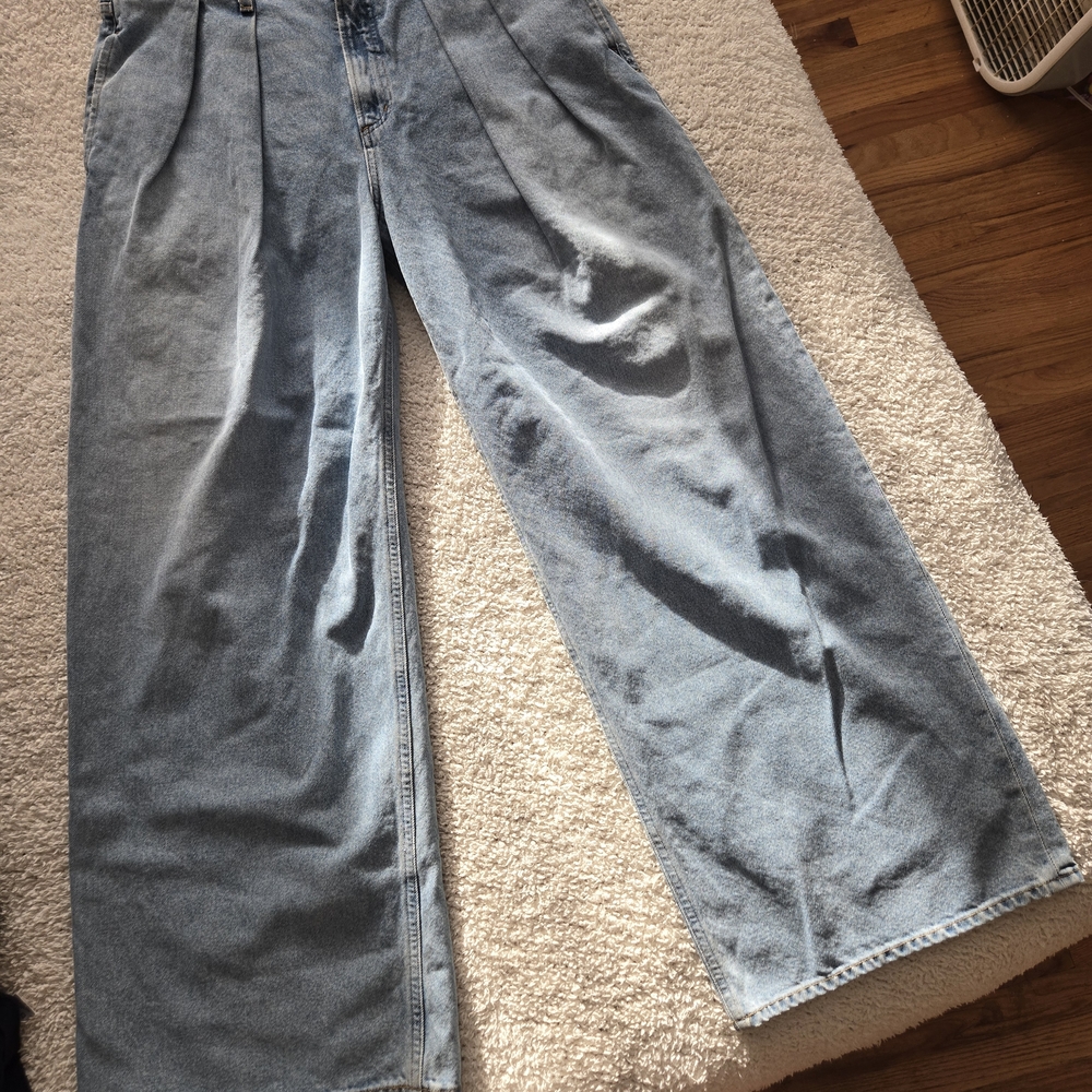 Citizens Of Humanity Wide Leg Pleated Jeans - Picture 2 of 5